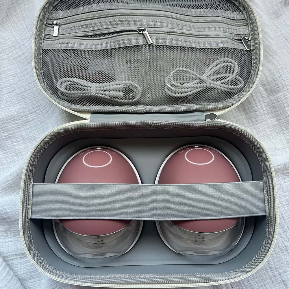 MOMCOZY Wearable Breast Pump - Picture 2 of 5